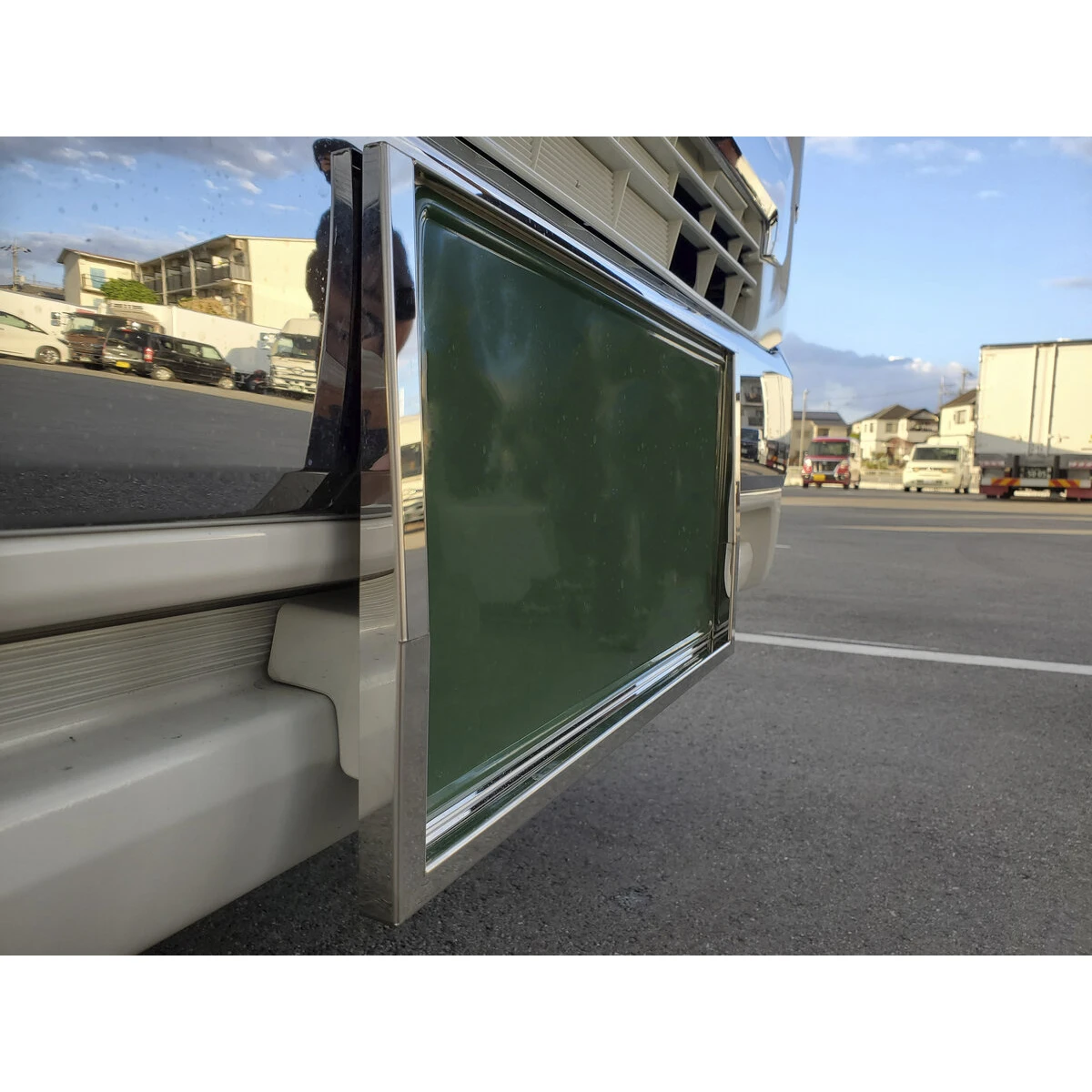ナンバープレート枠大型 新基準 鏡面