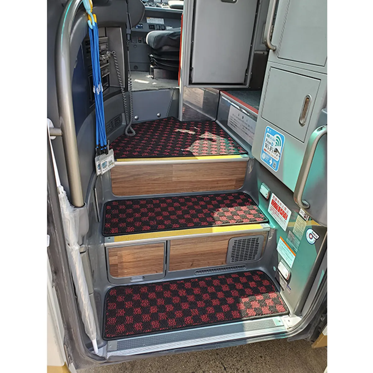 階段用マット 3点セット 大型バス用 裏ゴムスパイク加工 赤・黒