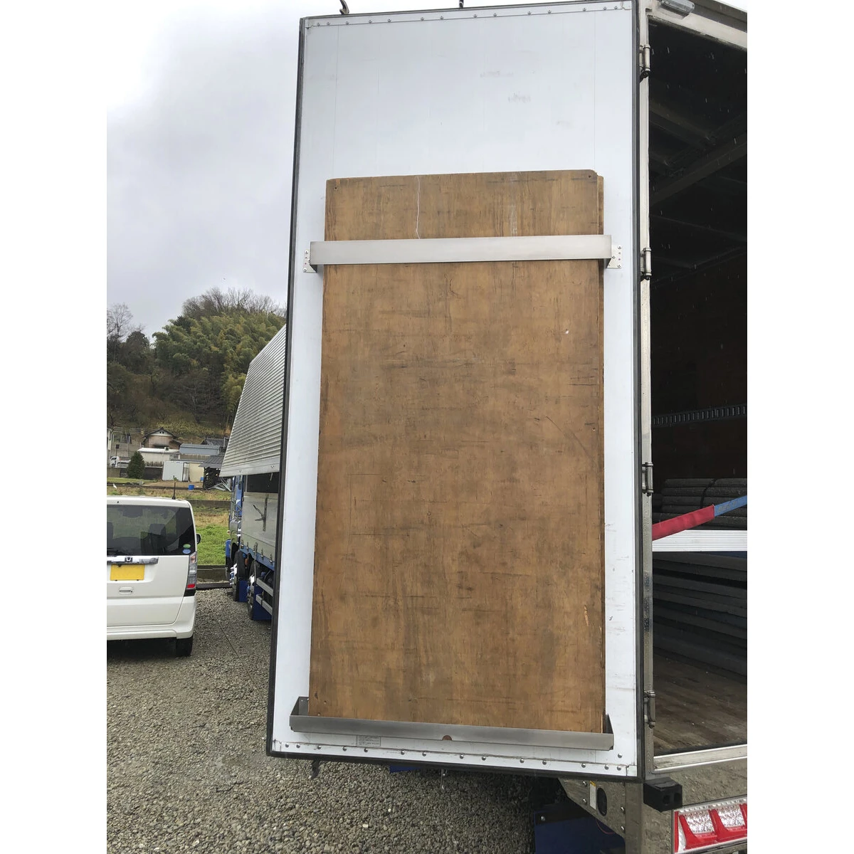 荷台用コンパネ収納ステー ステンレス