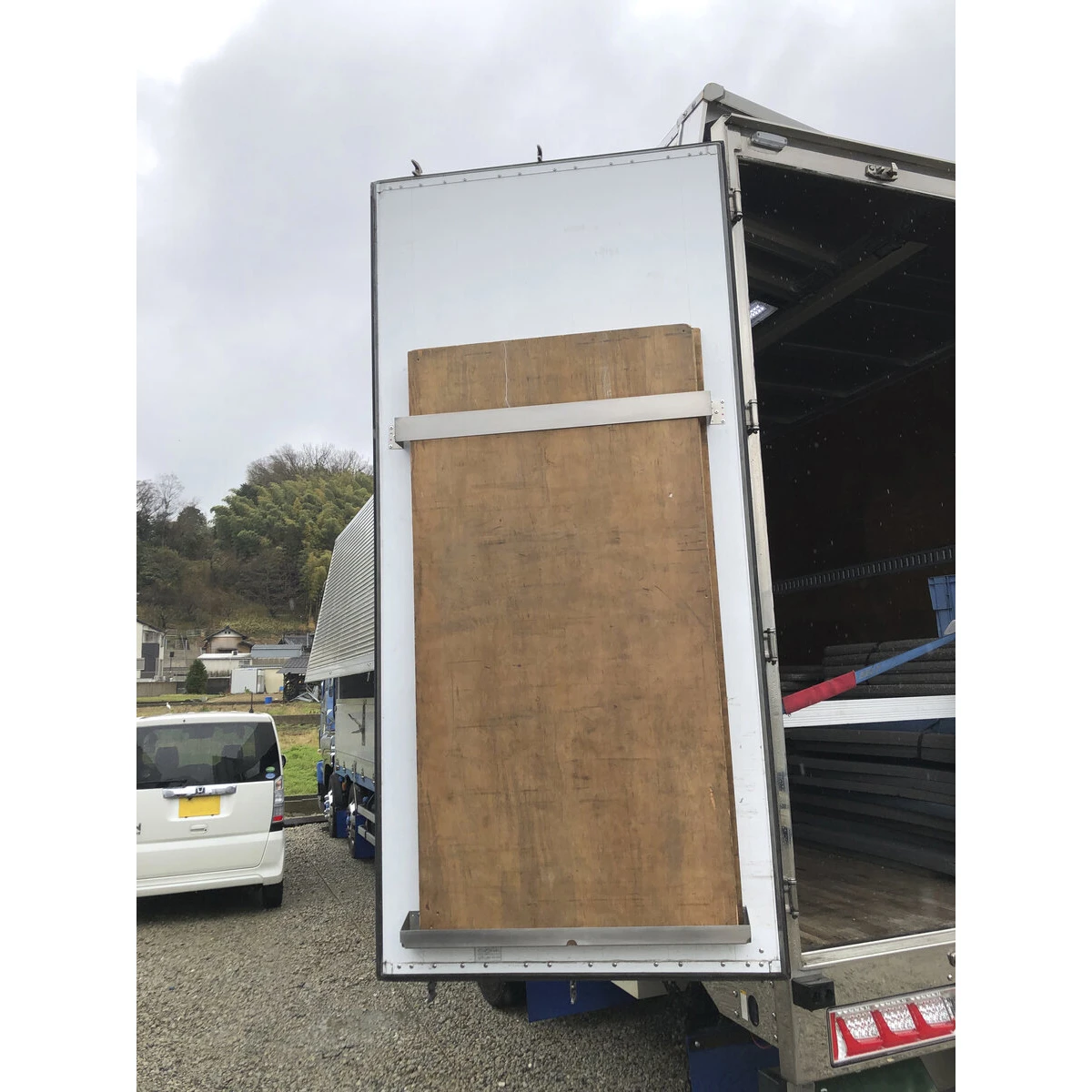 荷台用コンパネ収納ステー ステンレス
