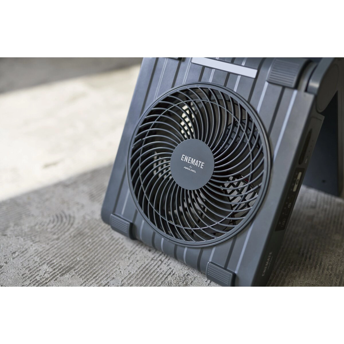 ソーラーパワーファン