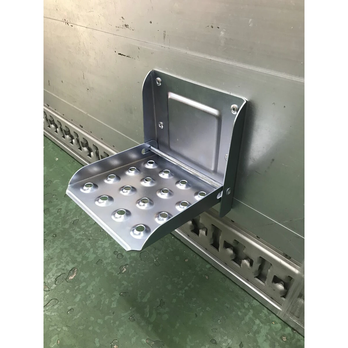アオリ用ステップ 折りたたみ式 ステンレス