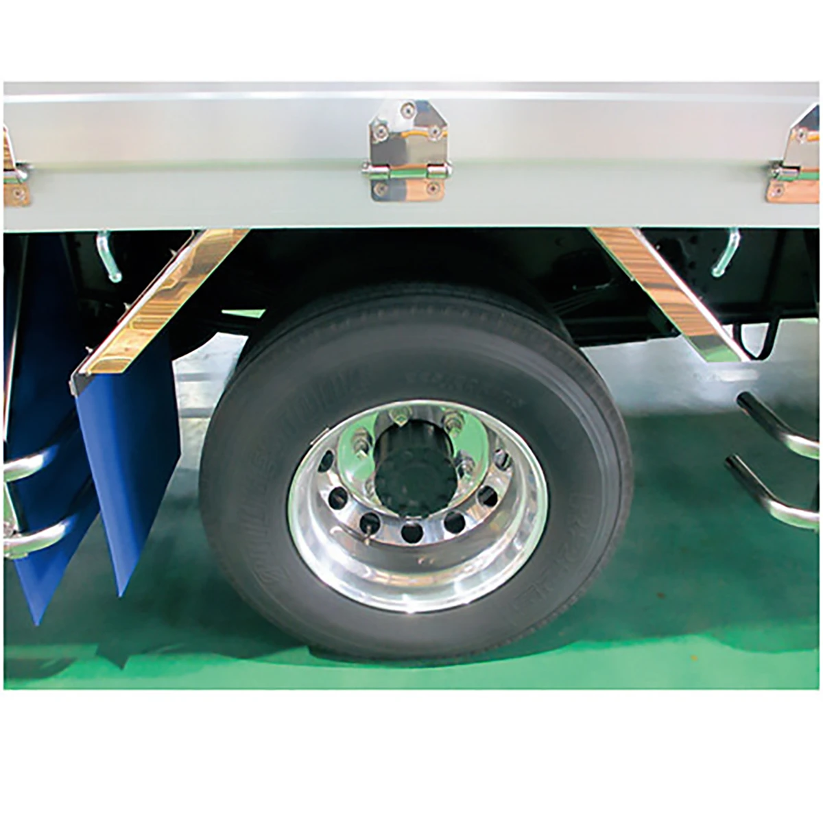 ステンレスフェンダー角 中型車用 ステンレス 1ヶ